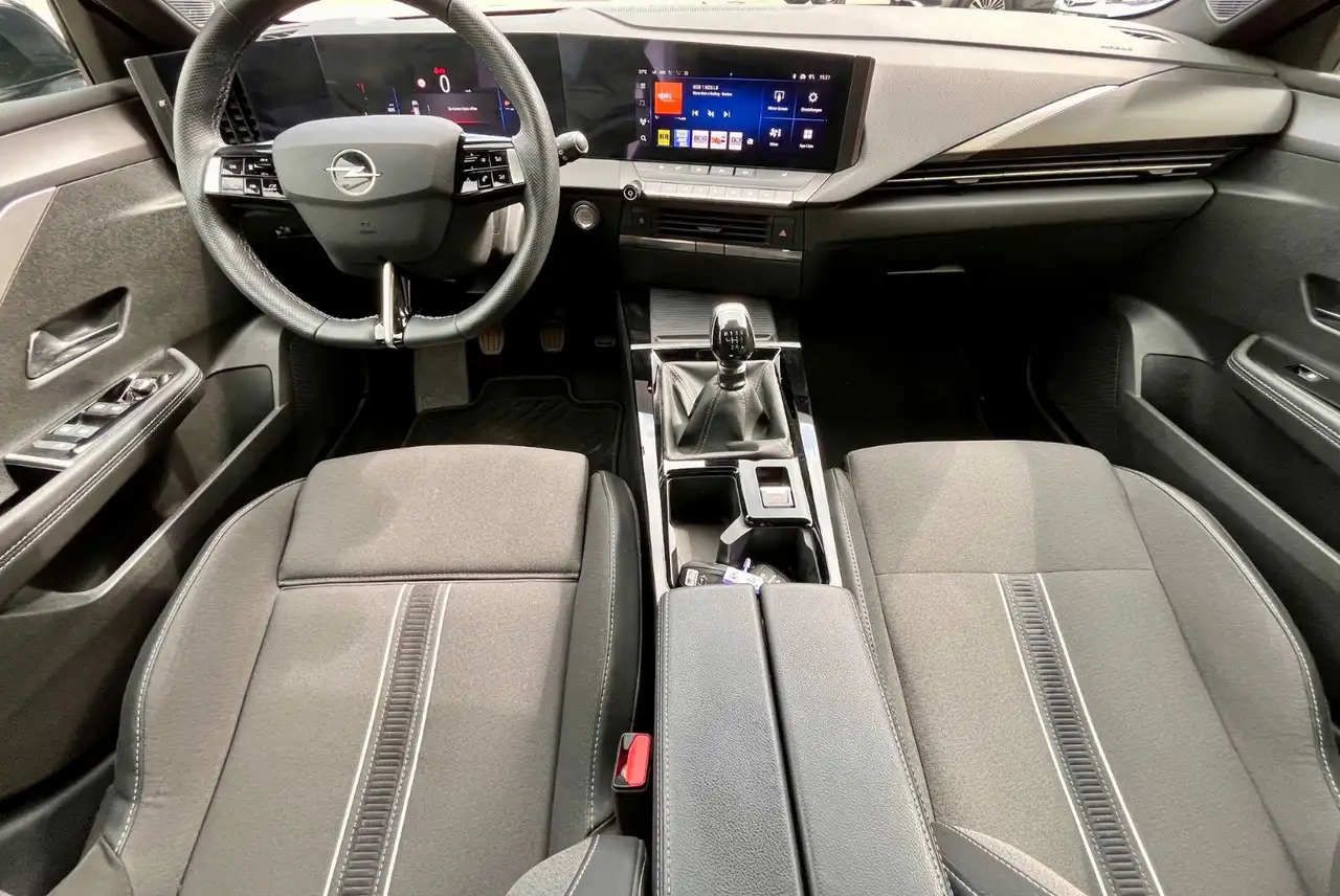 Opel Astra L Sports Tourer GS/Allwetterreifen — Galerie du véhicule 10