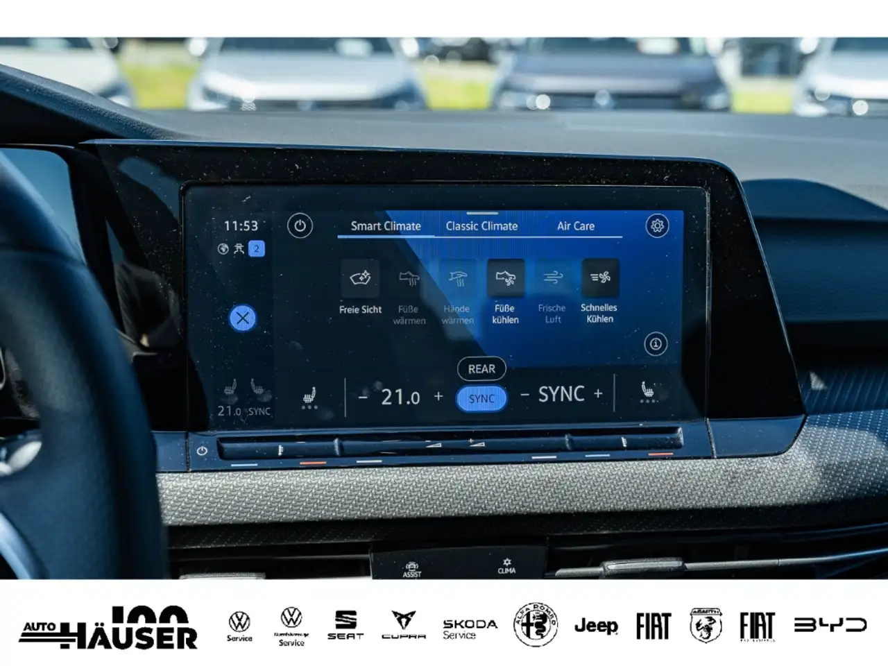 Volkswagen Golf VIII R-Line 1.5 eTSI DSG AHK HARMAN-KARDON MATRIX- — Galería del vehículo 24
