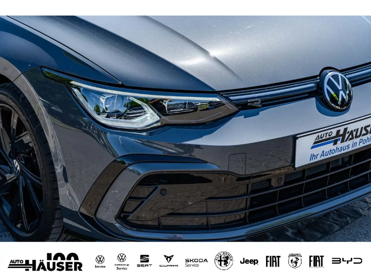 Volkswagen Golf VIII R-Line 1.5 eTSI DSG AHK HARMAN-KARDON MATRIX- — Galería del vehículo 7