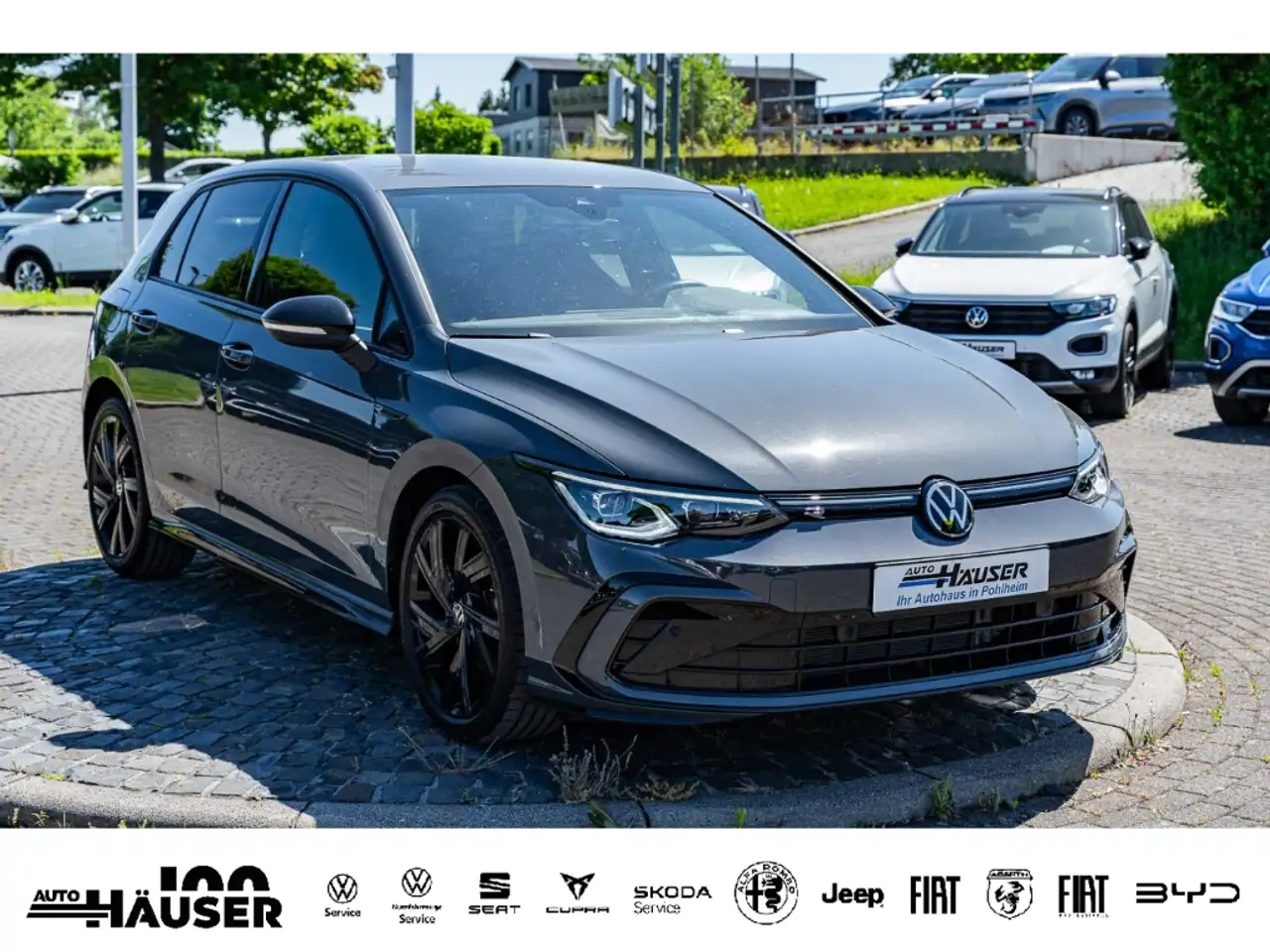 Volkswagen Golf VIII R-Line 1.5 eTSI DSG AHK HARMAN-KARDON MATRIX- — Galería del vehículo 6