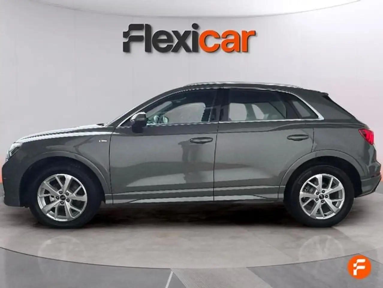 Audi Q3 35 TDI S line S tronic 110kW — معرض صور السيارة 3