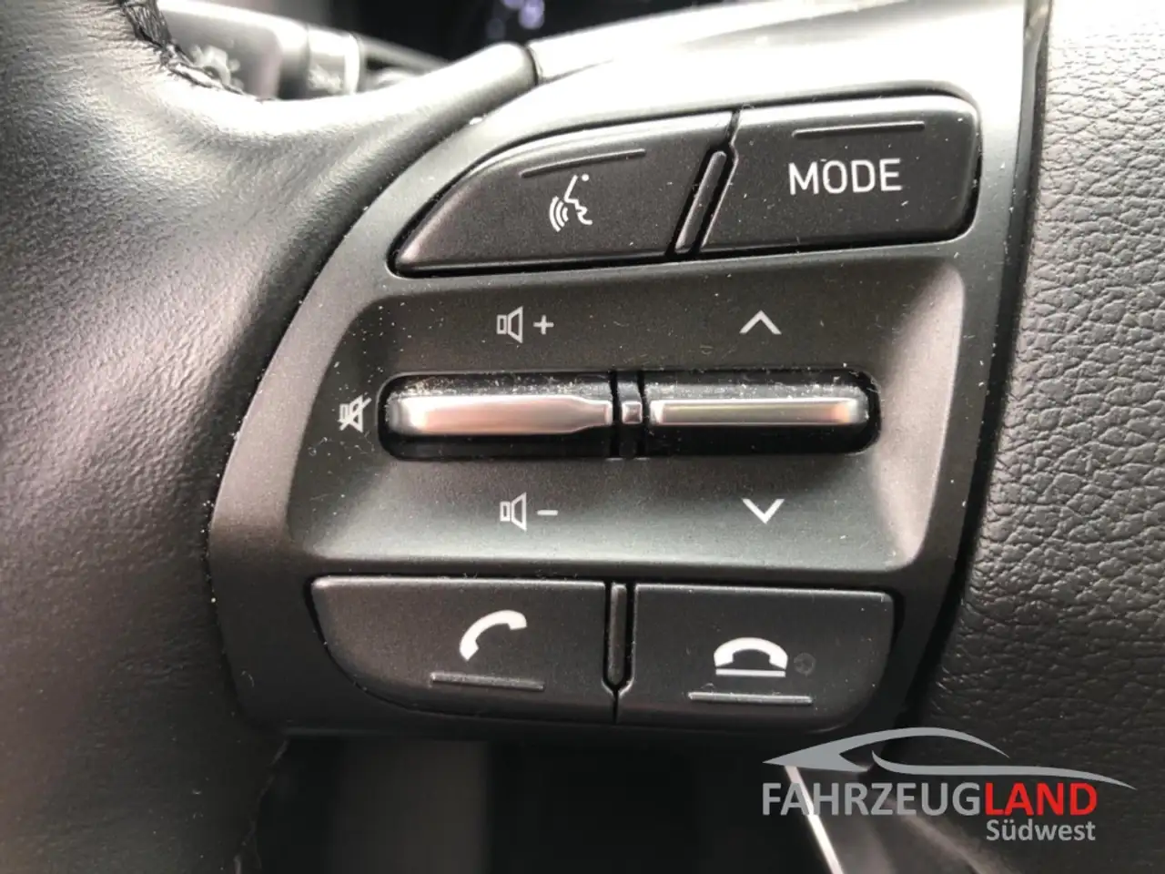 Hyundai i30 cw Trend Mild-Hybrid Navi 7G-DCT LED Klimaatm. Rüc — Galería del vehículo 19