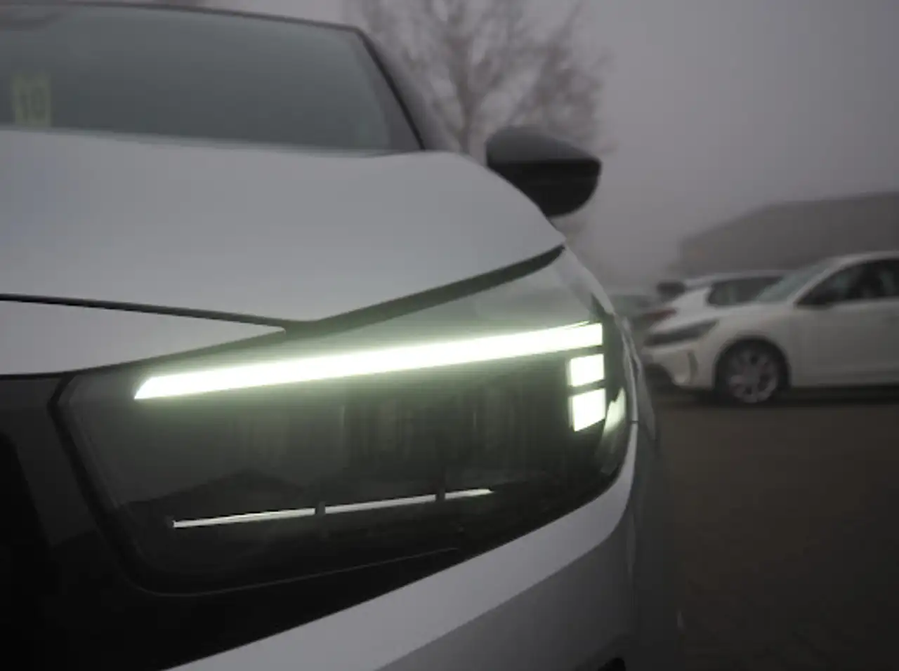 Opel Corsa GS Navi SHZ RFK LED PDC LM-Allwetter — معرض صور السيارة 18