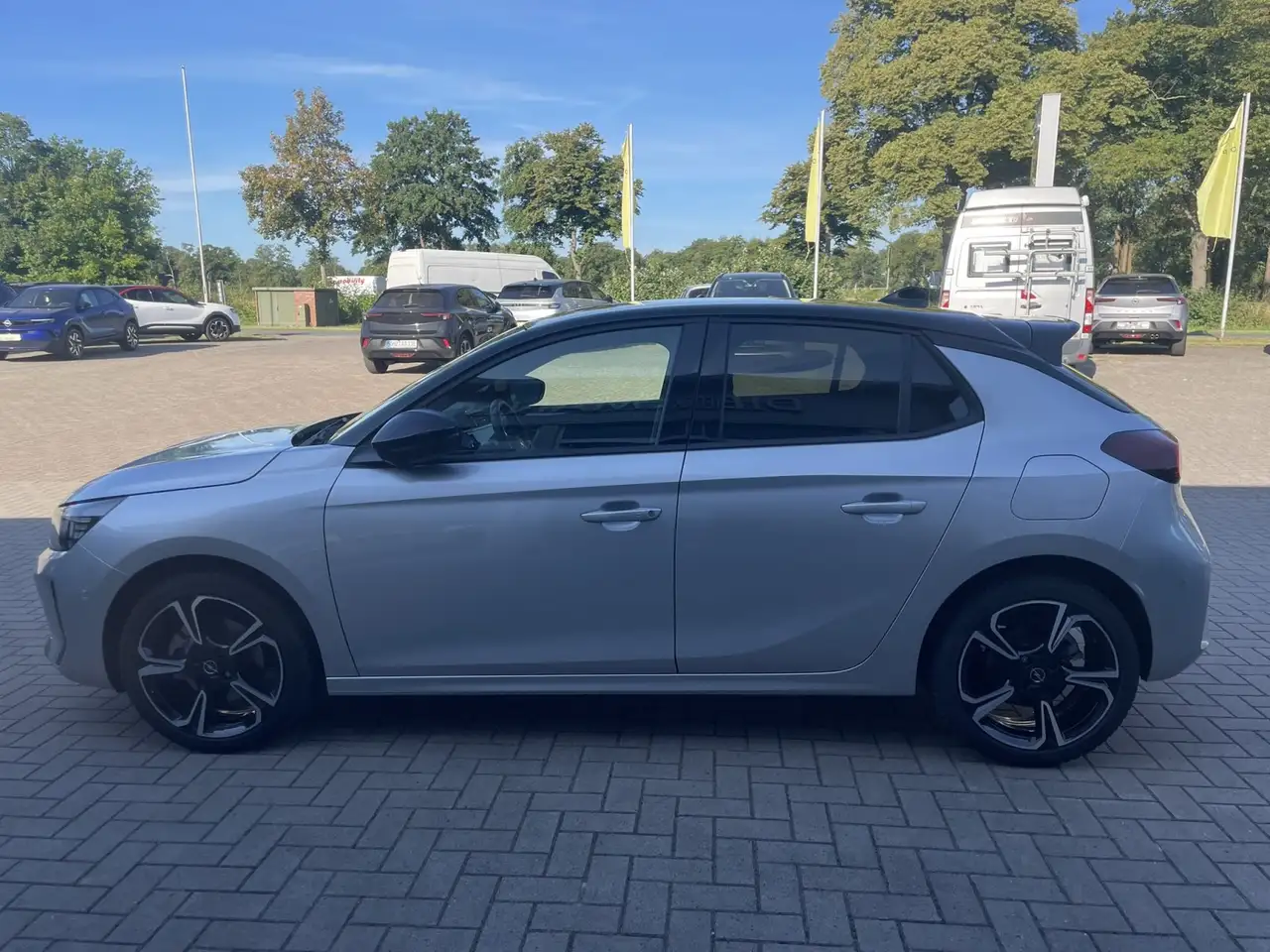 Opel Corsa GS Navi SHZ RFK LED PDC LM-Allwetter — معرض صور السيارة 5