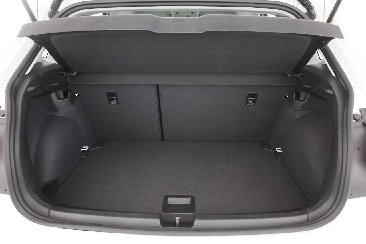 Volkswagen Polo 1.0 TSI DSG Life LED Navi Sitzheizung DAB — Vehicle gallery 26