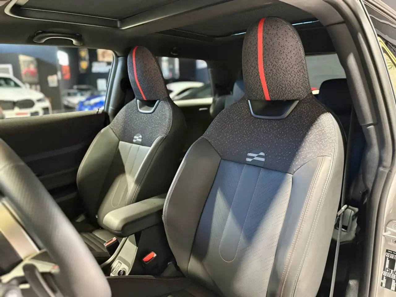 MINI Cooper 3 Puertas S John Works Aut. — Galería del vehículo 9