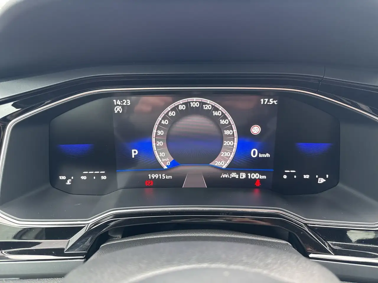 Volkswagen Taigo 1.0 R-LINE LM17 MATRIX CARPLAY SITZHEIZUNG — معرض صور السيارة 15