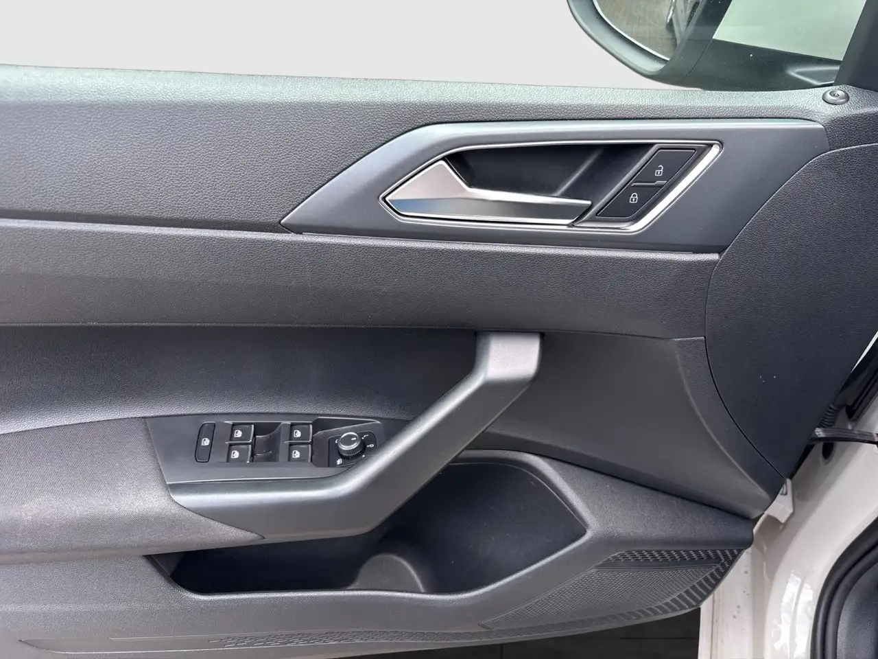 Volkswagen Taigo 1.0 R-LINE ACC MATRIX CARPLAY LM17 SITZHZ. — Galerie du véhicule 22