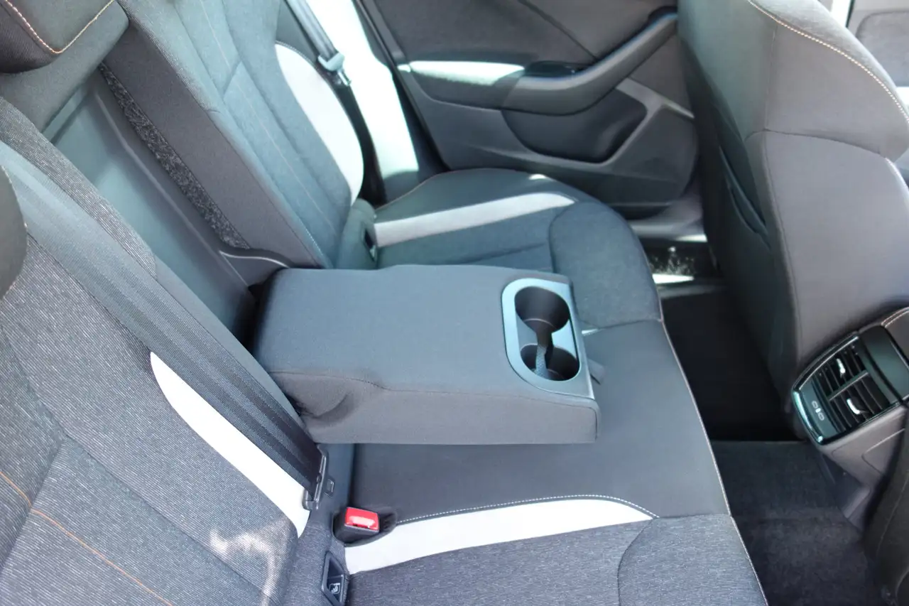 Skoda Scala Selection Navi / beh. Lenkrad / Steel / Winterräder — Vehicle gallery 11