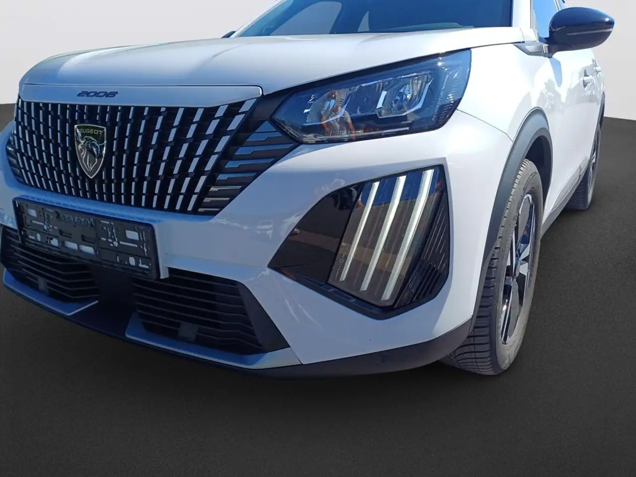 Peugeot 2008 Neuer 2008 Allure PureTech 100 — Vehicle gallery 9