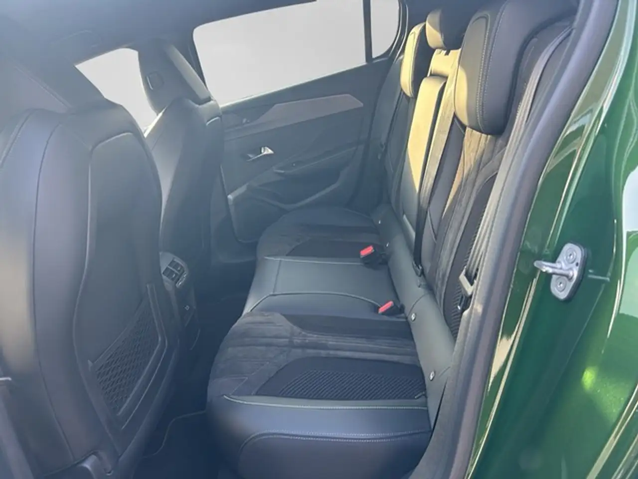 Peugeot 308 GT Navi Leder Memory Sitze MassagesitzeApple Ca... — معرض صور السيارة 14