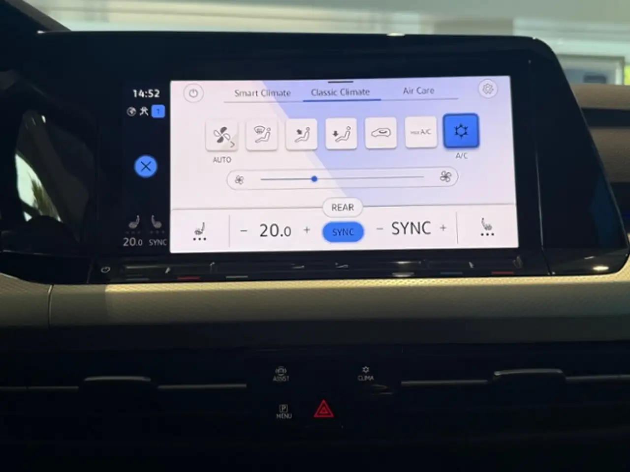 Volkswagen Golf VIII 1.0 TSI Move PANO GJR NAVI — معرض صور السيارة 18