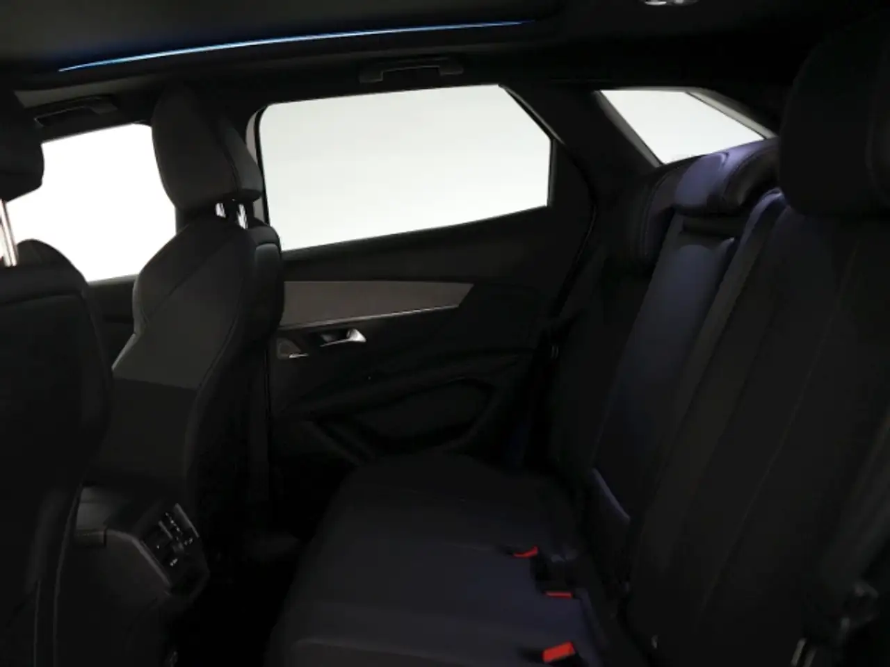Peugeot 3008 GT HYBRID 145 e-DSC6+AHK+NAVI+360 GRAD KAMERA+PANO — معرض صور السيارة 10