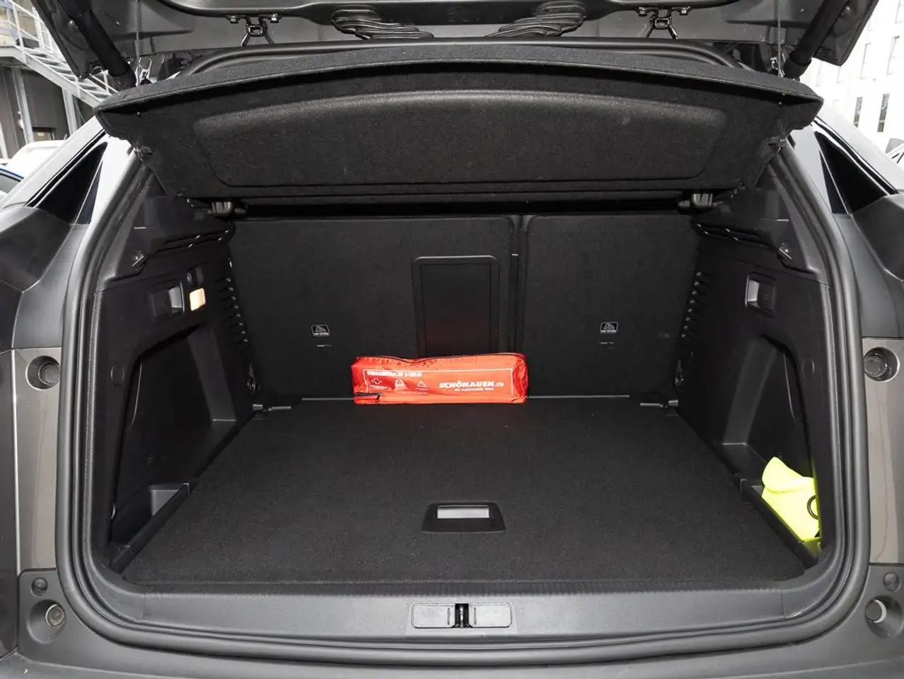 Peugeot 3008 PureTech 130 GT +RFK360+SHZ+elHKKL+PANO+ — معرض صور السيارة 14