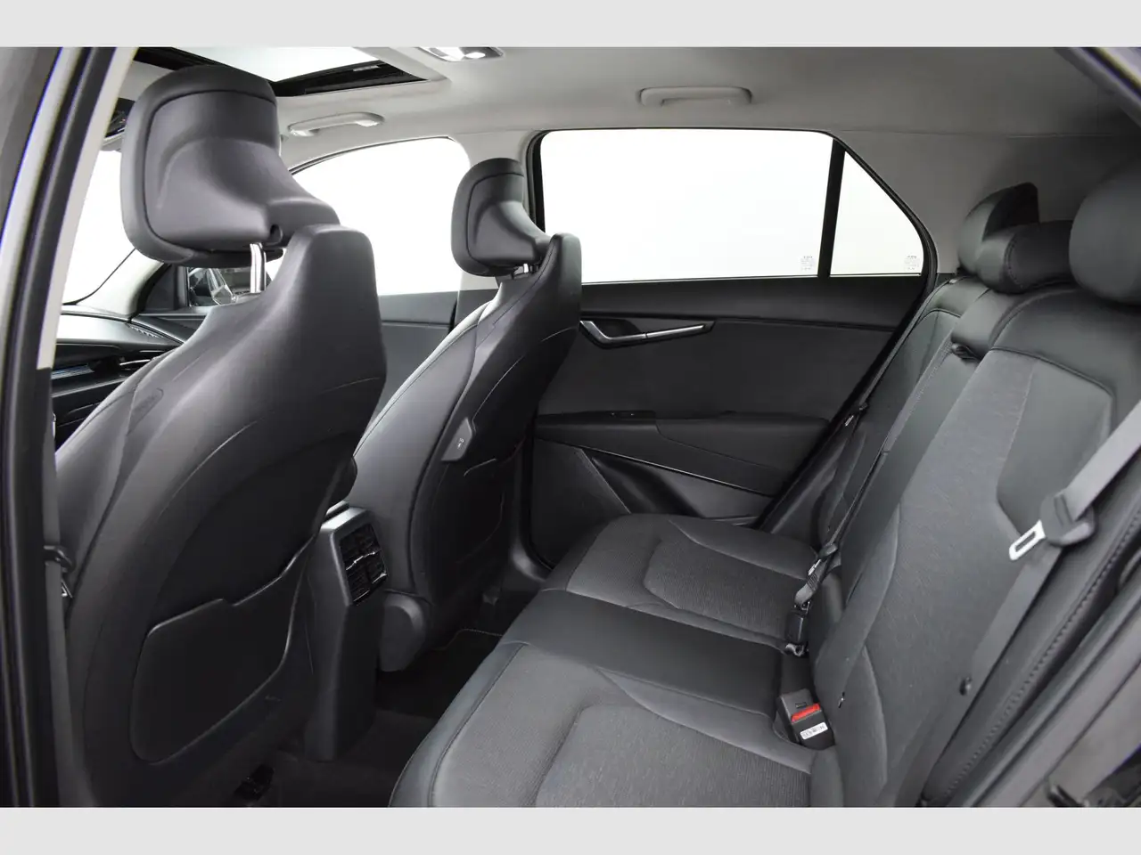 Kia Niro 1.6 GDi HEV 104kW (141CV) Emotion — Vehicle gallery 18