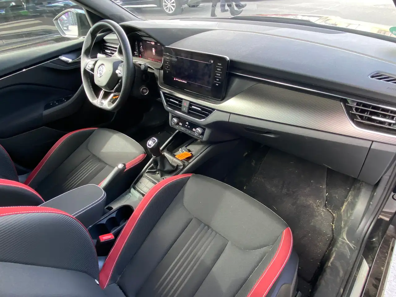Skoda Kamiq Monte Carlo mit Panorama,Navi, Kamera — معرض صور السيارة 22