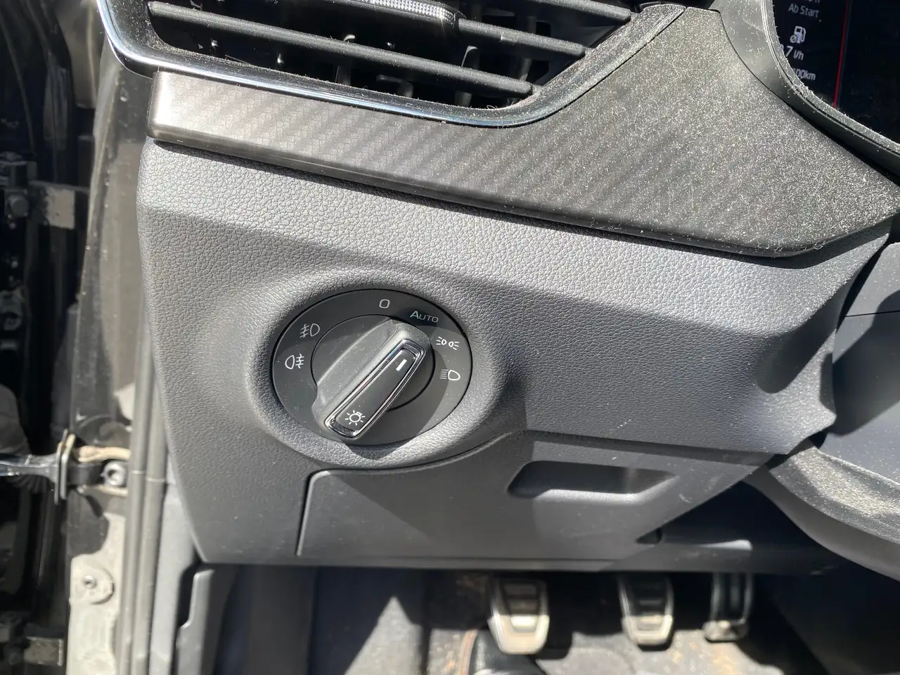 Skoda Kamiq Monte Carlo mit Panorama,Navi, Kamera — معرض صور السيارة 25