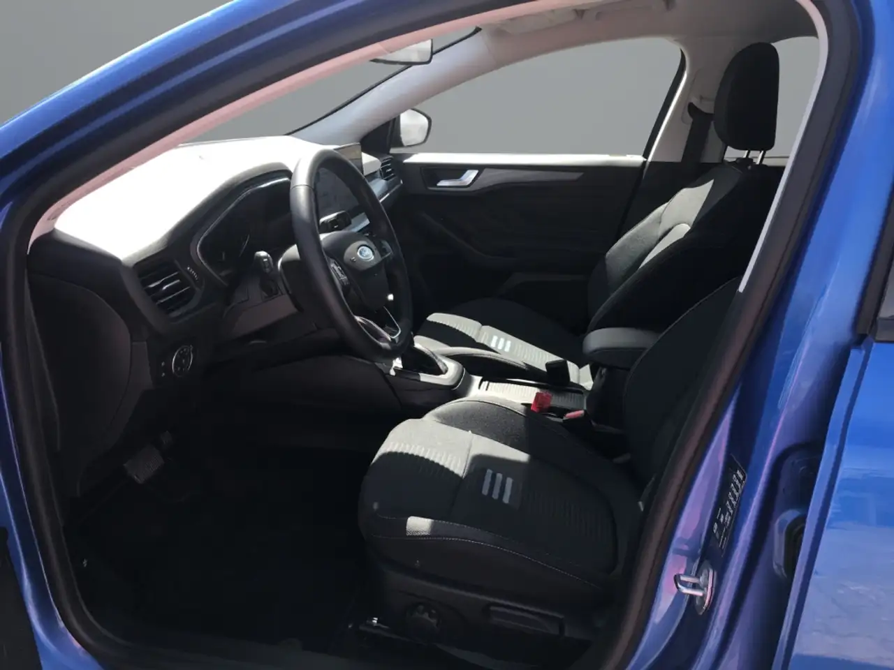 Ford Focus Mild-Hybrid EU6d Active Turnier 1.0 EcoBoost DSG — Galería del vehículo 9