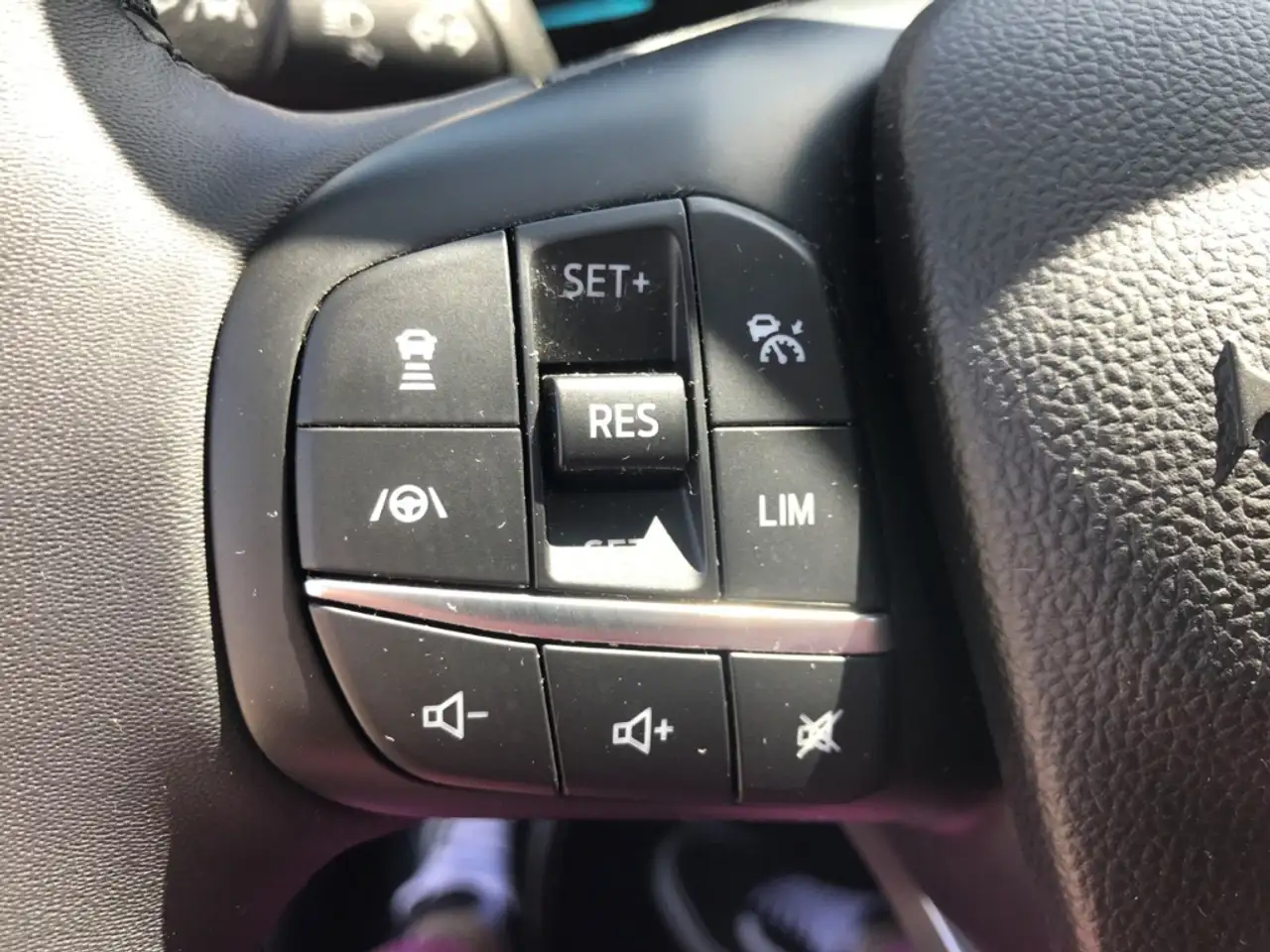 Ford Focus Mild-Hybrid EU6d Active Turnier 1.0 EcoBoost DSG — Galería del vehículo 16