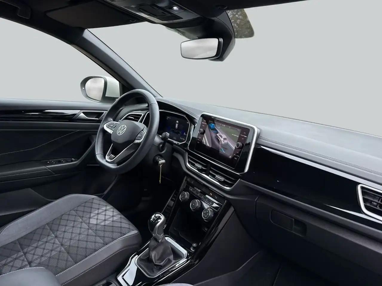Volkswagen T-Roc 1.0 TSI R-Line SHZ APP RFK GJR LED — Galería del vehículo 15