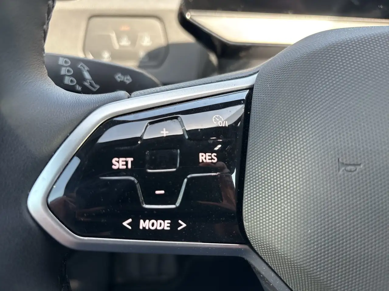 Volkswagen ID.3 Pro 360°CAM ACC LM19 NAVI CARPLAY SITZHEIZ. — معرض صور السيارة 18