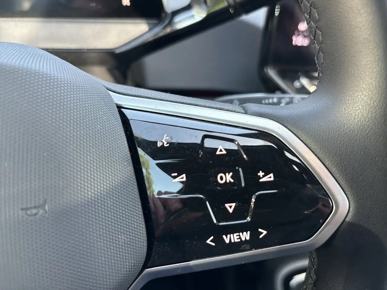 Volkswagen ID.3 Pro 360°CAM ACC LM19 NAVI CARPLAY SITZHEIZ. — معرض صور السيارة 19