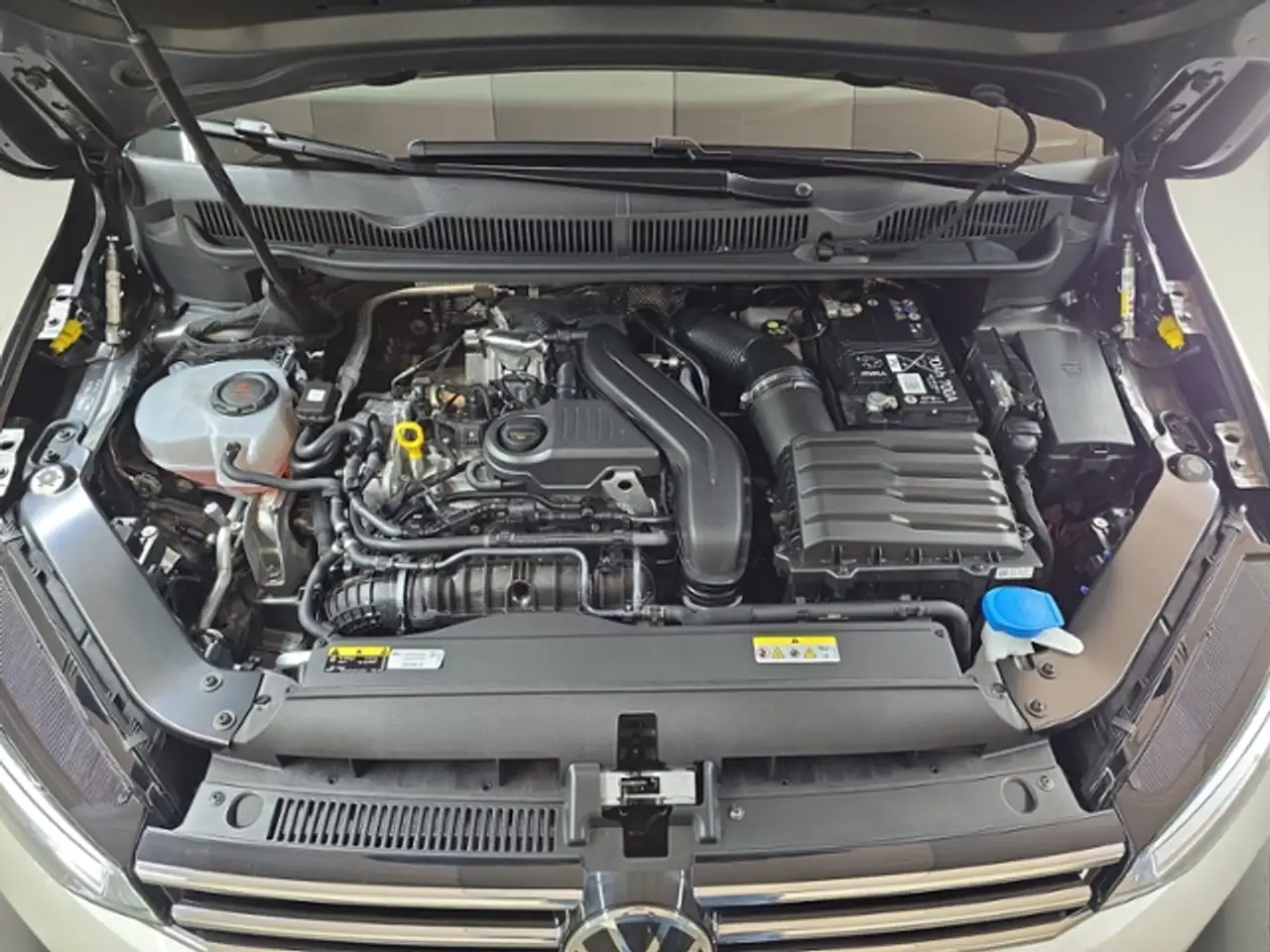 Volkswagen Touran 1.5 TSI Comfortline+NAVI+AHK+7-SITZ.+PDC — Vehicle gallery 17