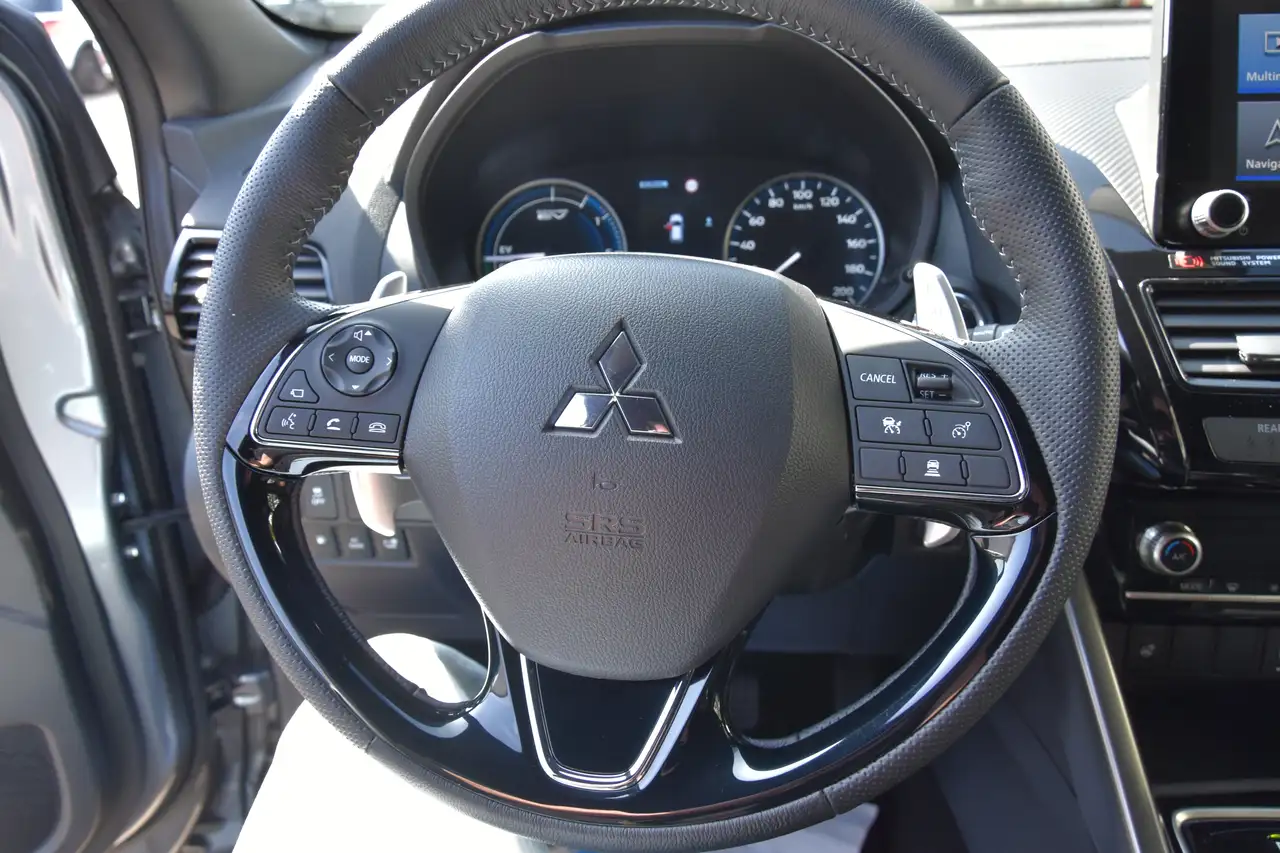 Mitsubishi Eclipse Cross Plus Select Black Hybrid 4WD*AHK*360° — معرض صور السيارة 10
