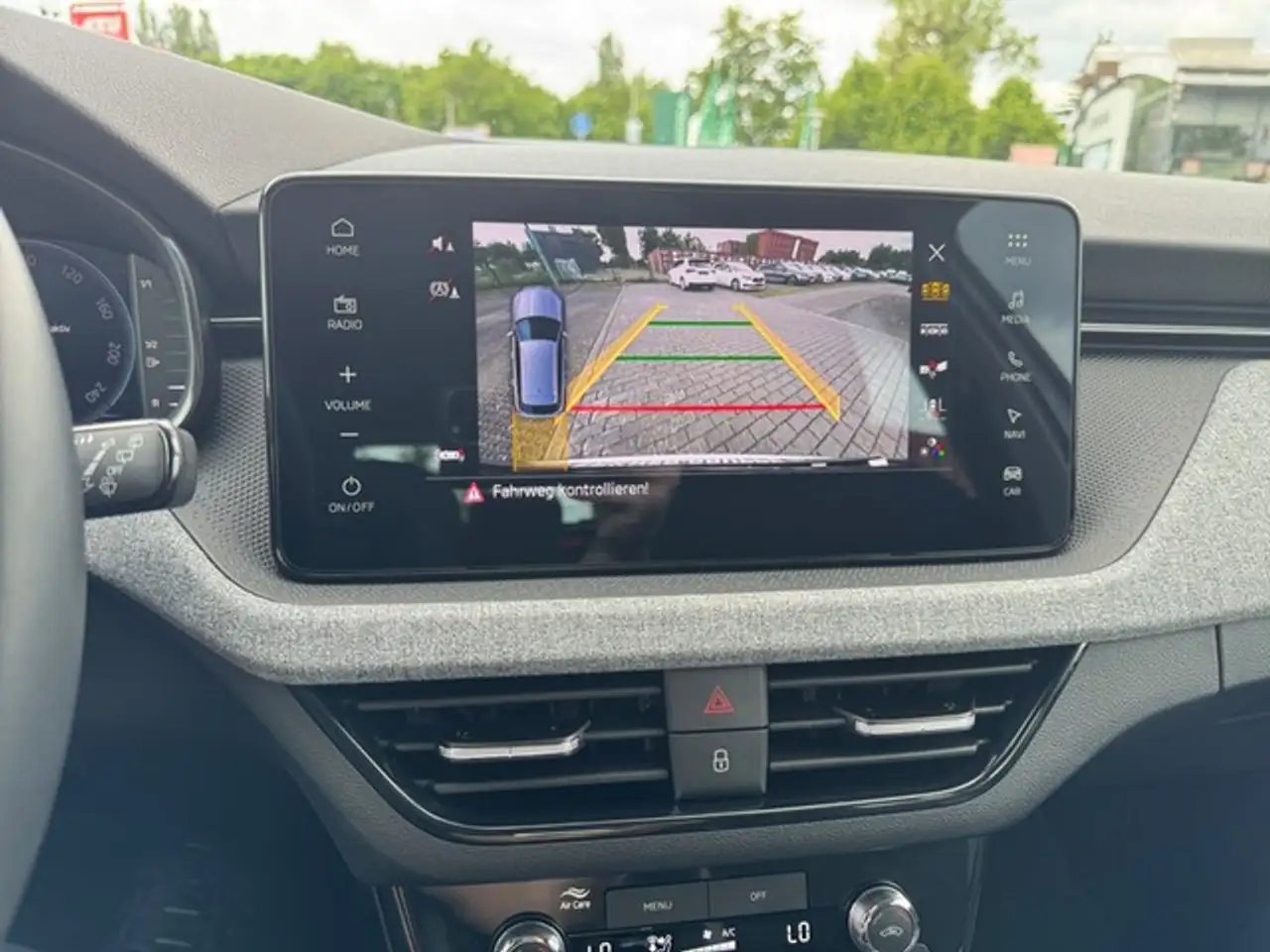 Skoda Kamiq 1.5 TSI DSG Selection LED+ACC+KAMERA+++ — Galería del vehículo 21