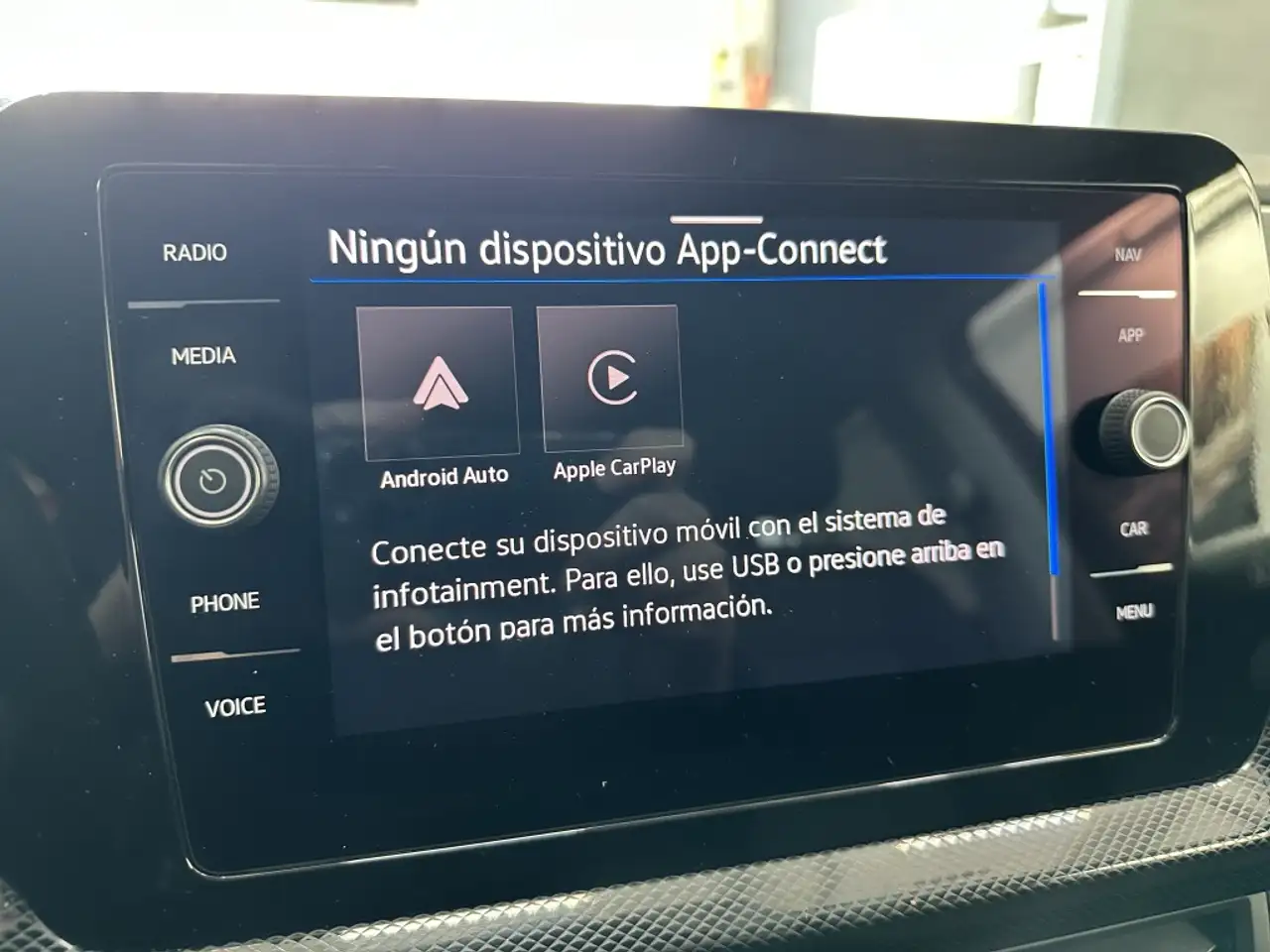 Volkswagen T-Cross 1.0 TSI Life 85kW — Vehicle gallery 28