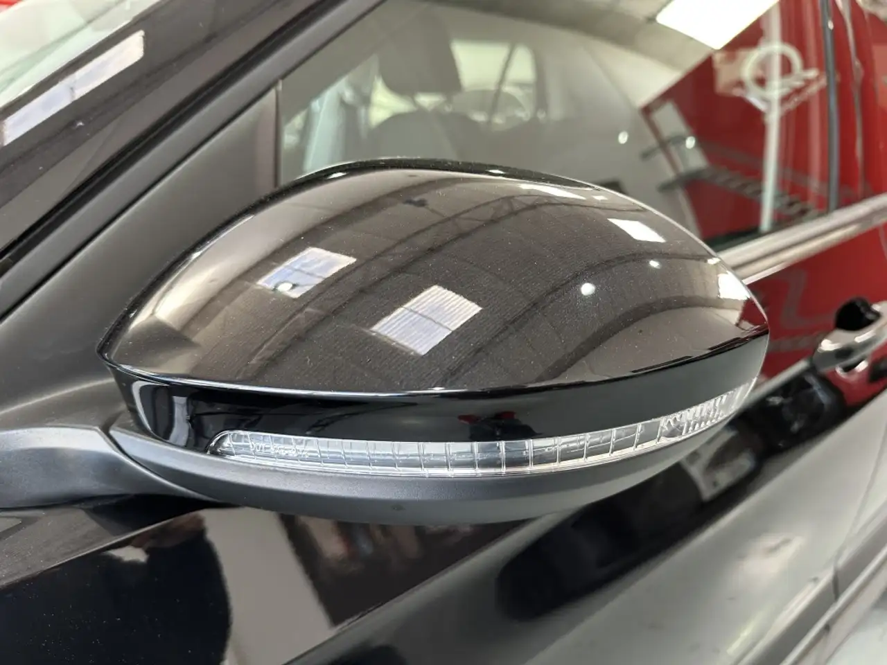 Volkswagen T-Cross 1.0 TSI Life 85kW — Vehicle gallery 16