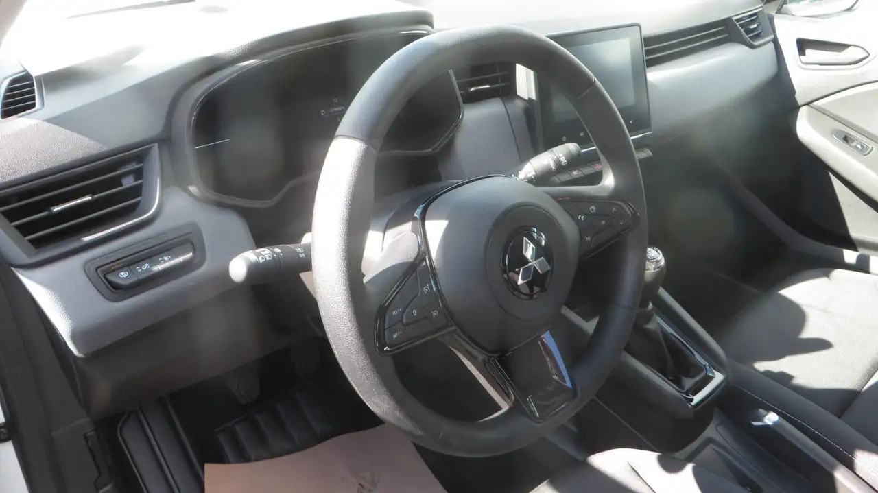 Mitsubishi Colt Basis — Galería del vehículo 4