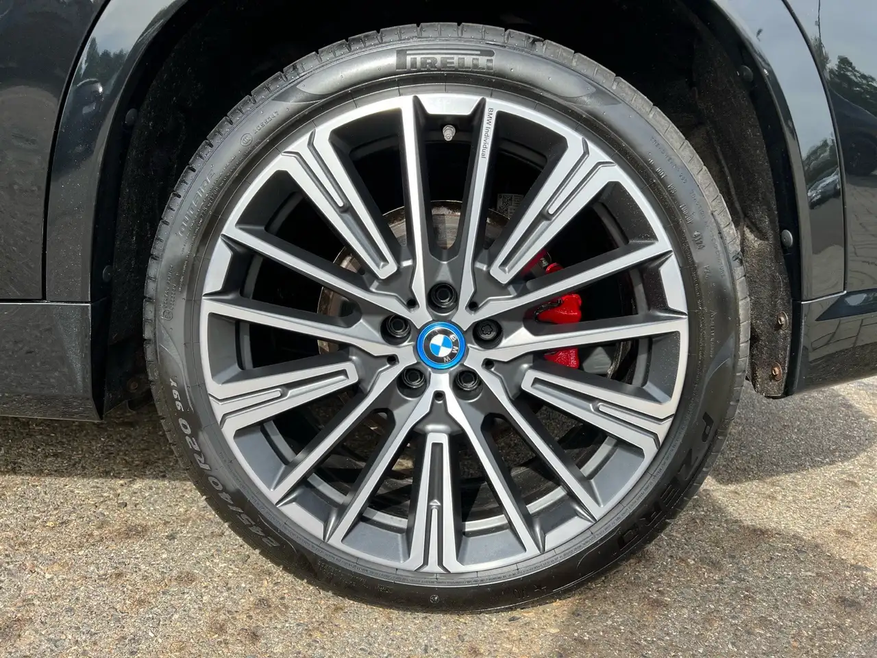 BMW iX1 xDrive30 M-Sport Pro AHK RFK Navi Shz LED — Galerie du véhicule 35