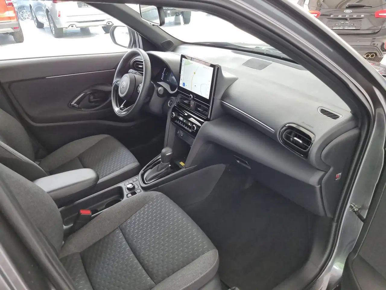 Toyota Yaris Cross Hybrid AWD-i Team D #Navi #AHK #SHZ #R.Kamera — Galería del vehículo 14