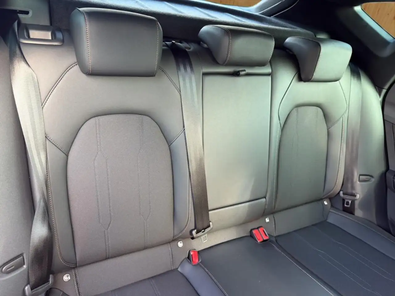 CUPRA Formentor 1.5 eTSI DSG Navi LED el.Klappe LM19 Kessy Kamera ACC — معرض صور السيارة 19