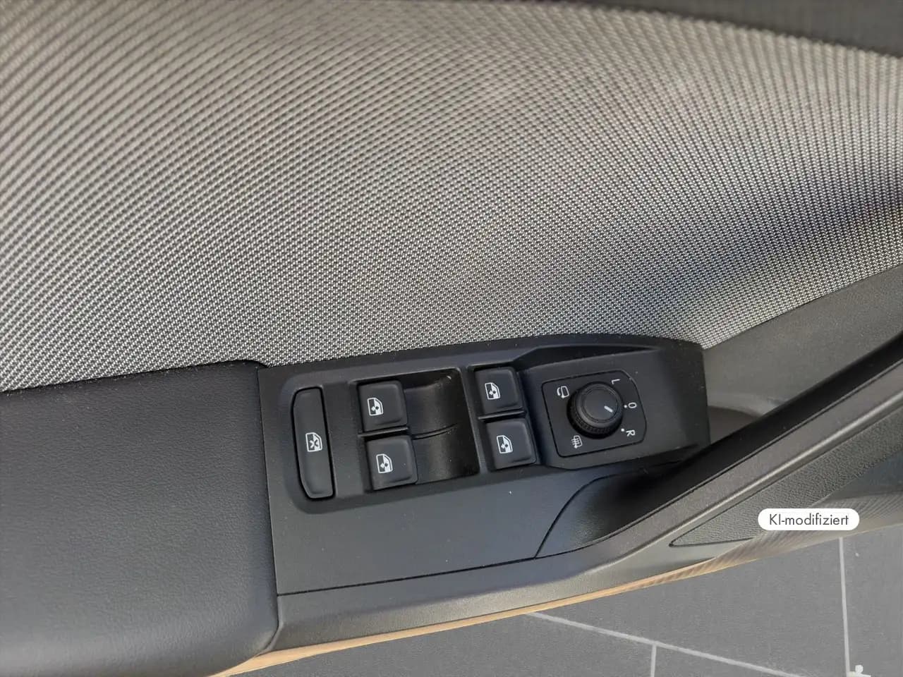 SEAT Leon Style 1.0 TSI SHZ 17" Climatronic FullLink — معرض صور السيارة 13