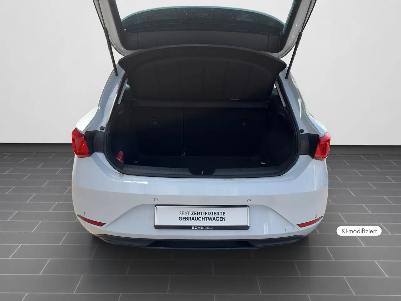 SEAT Leon Style 1.0 TSI SHZ 17" Climatronic FullLink — معرض صور السيارة 15