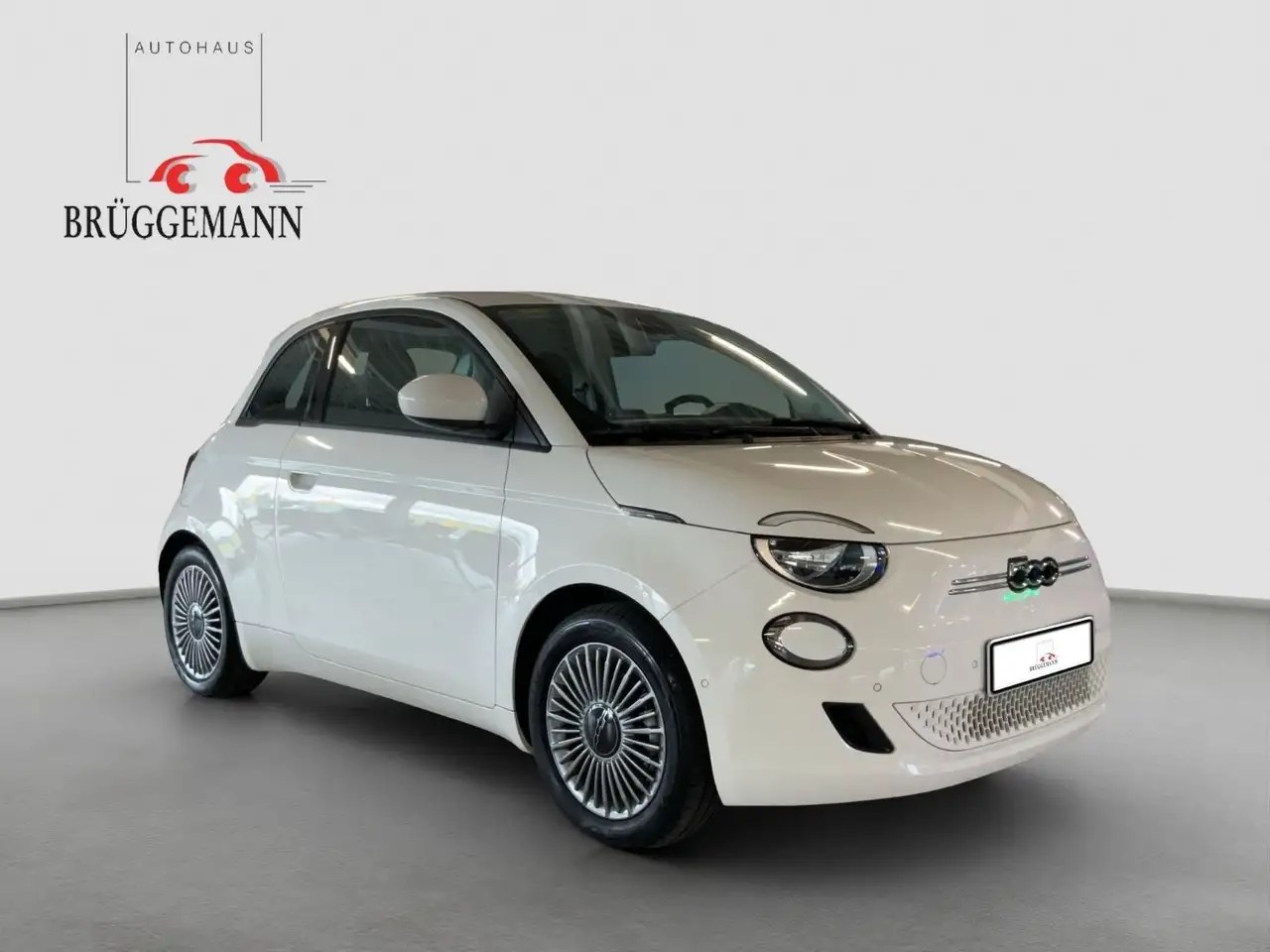 Fiat 500e 42 kWh Komfort Paket, Alufelgen — Galerie du véhicule 8