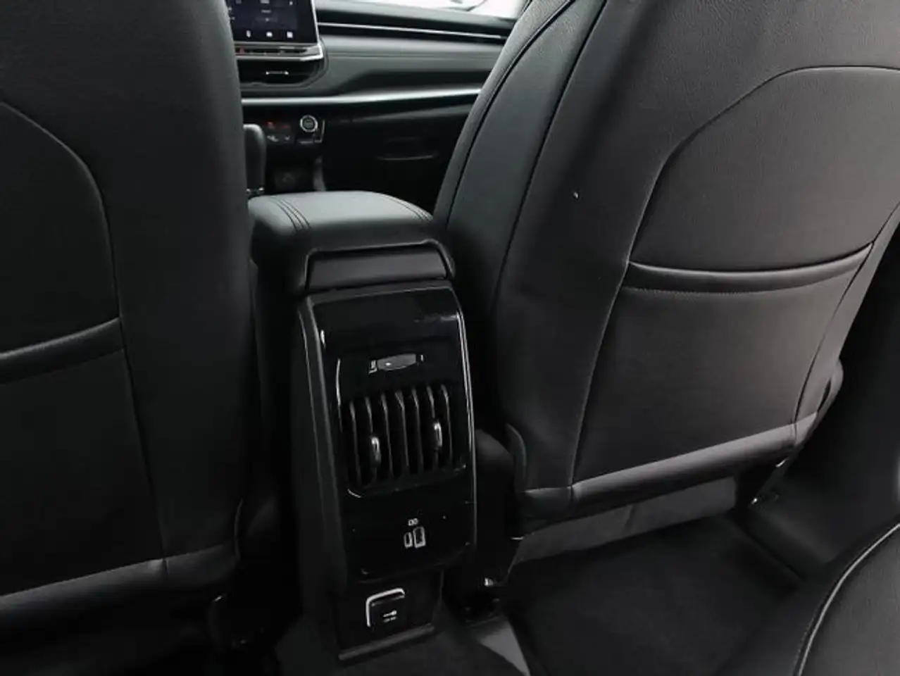 Jeep Compass eHybrid 1.5 MHEV 96kW Limited Dct — Galerie du véhicule 36