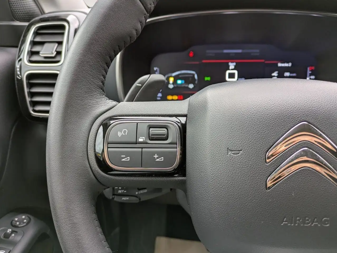 Citroen C5 Aircross Max Hybrid *LEDER*NAVI*SITZHEIZUNG* — Galería del vehículo 16