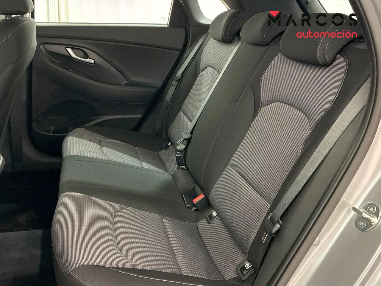 Hyundai i30 1.0 TGDI Klass 48V 100 — معرض صور السيارة 7