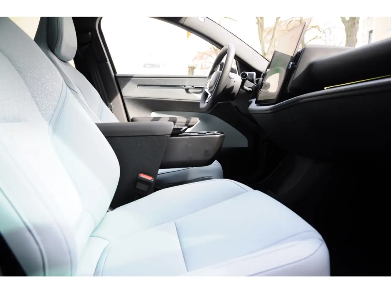 Volvo EX30 Single Motor Extended Range Ultra *WinterP* — معرض صور السيارة 13