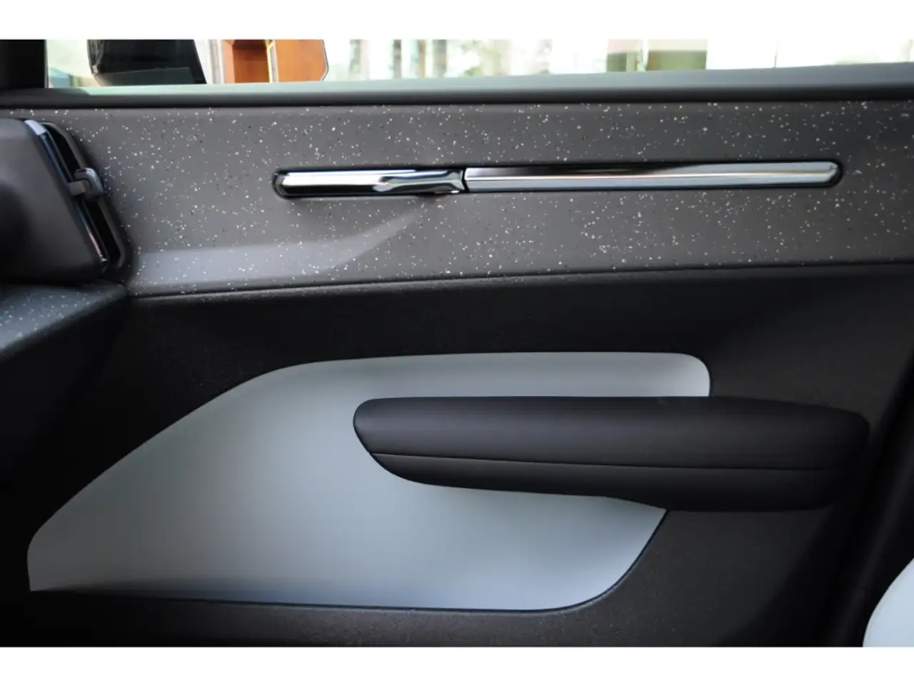 Volvo EX30 Single Motor Extended Range Ultra *WinterP* — معرض صور السيارة 19