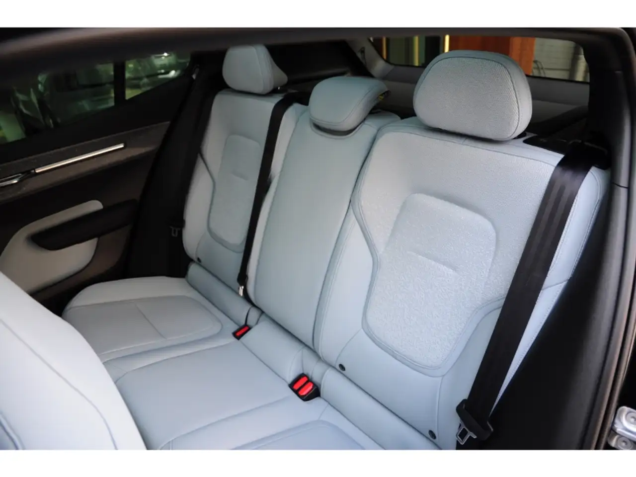 Volvo EX30 Single Motor Extended Range Ultra *WinterP* — معرض صور السيارة 30