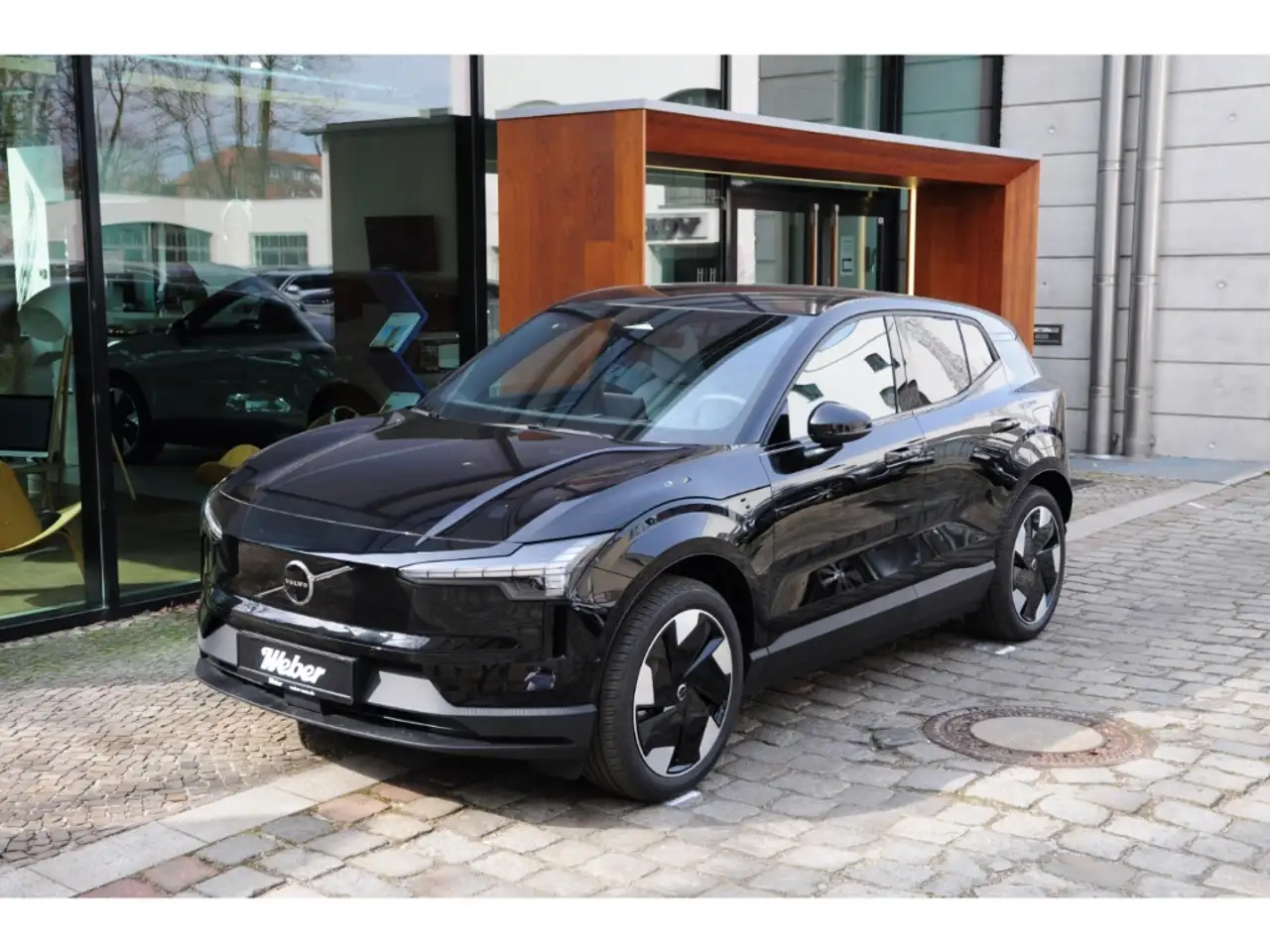 Volvo EX30 Single Motor Extended Range Ultra *WinterP* — معرض صور السيارة 4