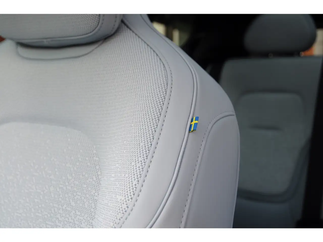 Volvo EX30 Single Motor Extended Range Ultra *WinterP* — معرض صور السيارة 17