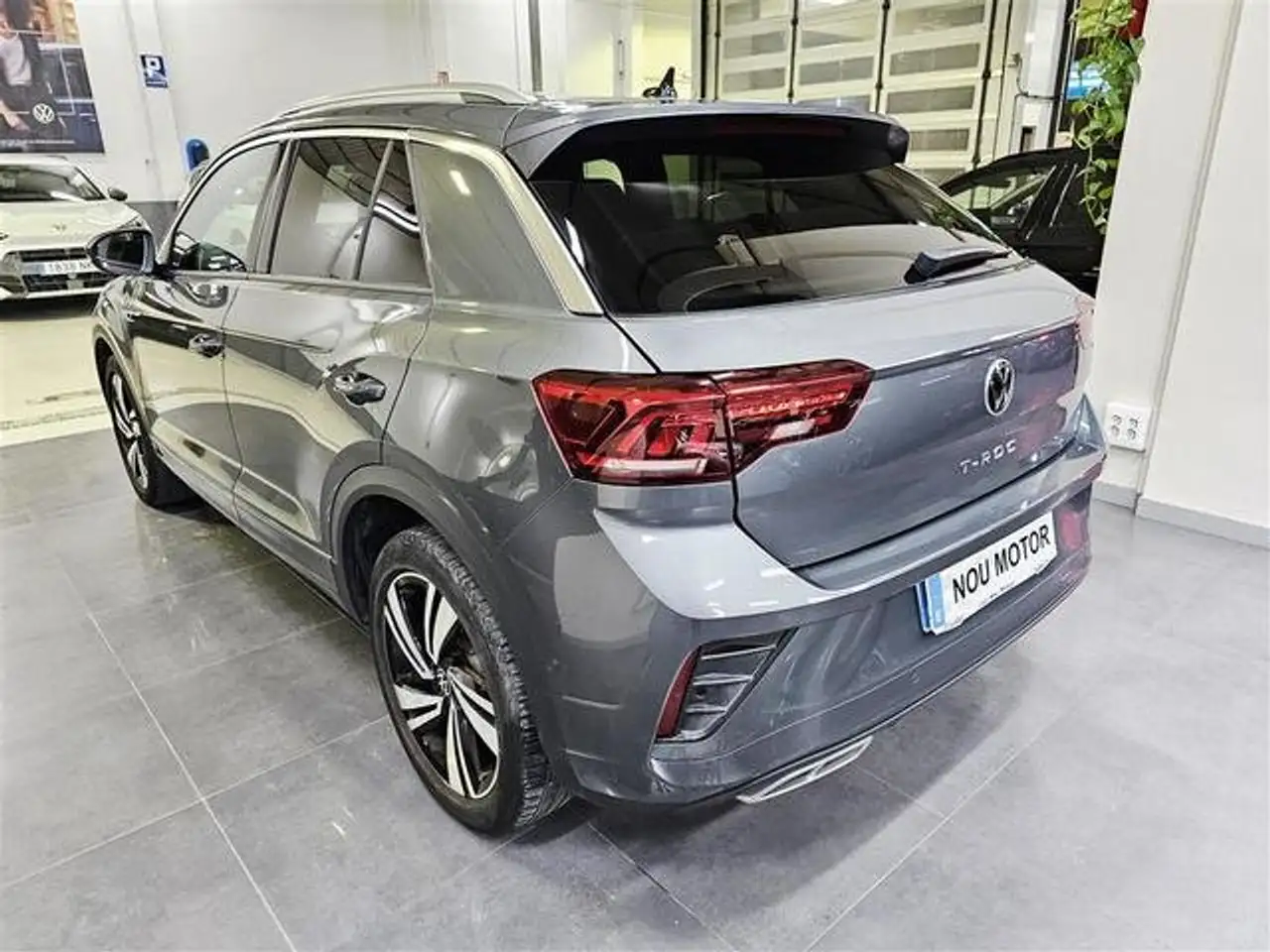 Volkswagen T-Roc 1.5 TSI R-Line kW DSG7 110KW — Vehicle gallery 4