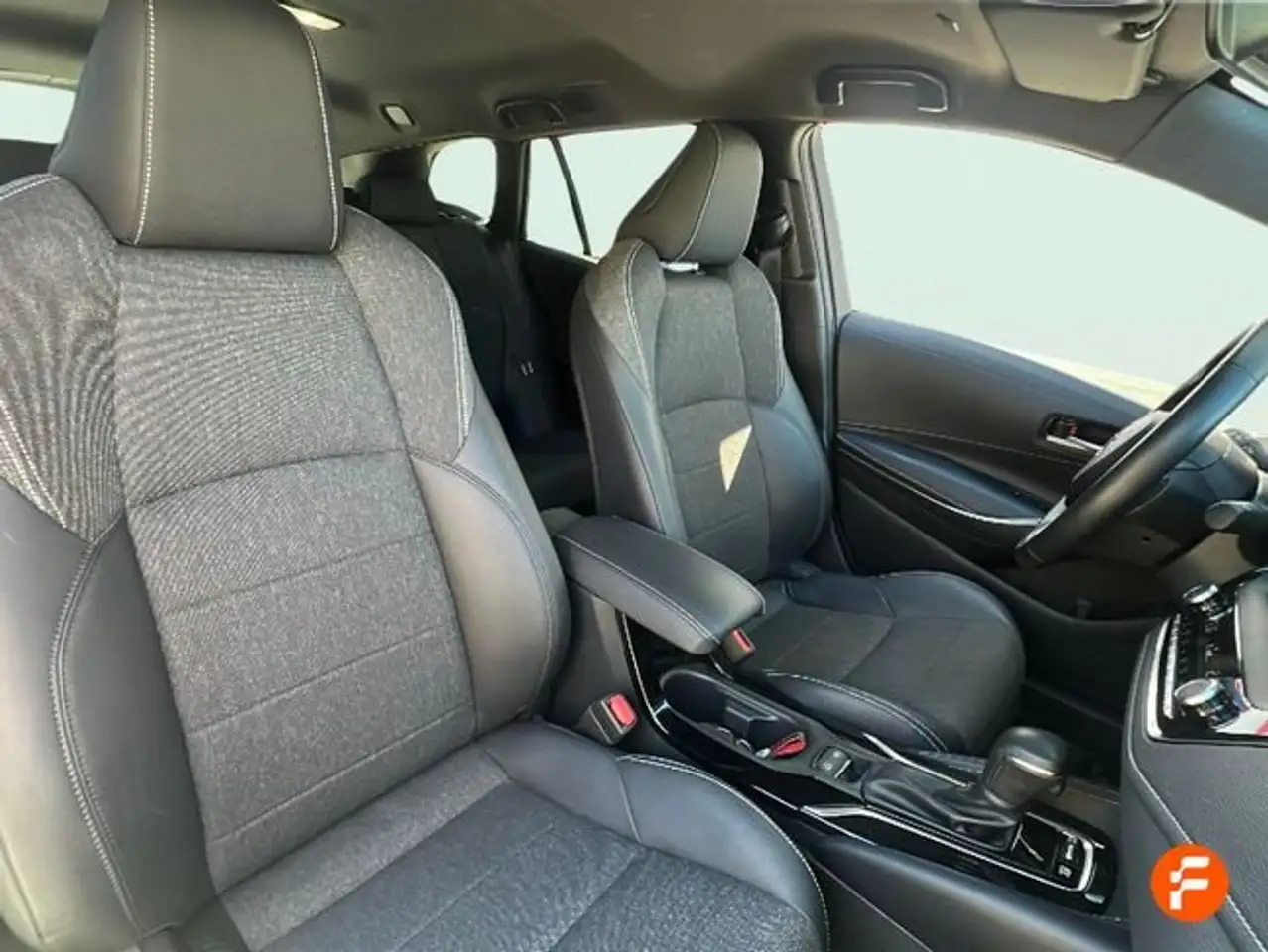 Toyota Corolla Touring Sports 140H Style — Galería del vehículo 14