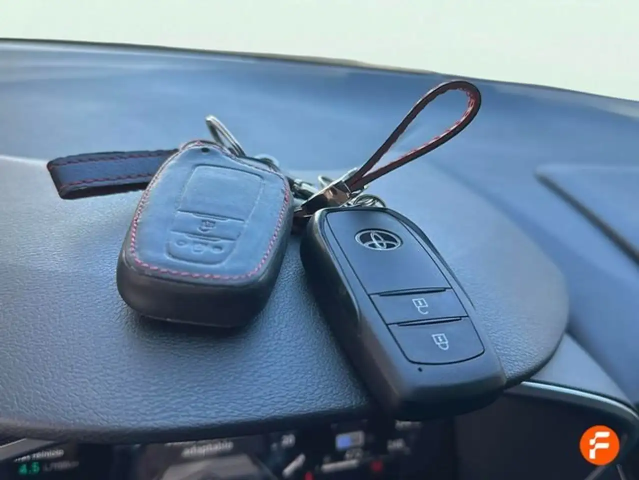Toyota Corolla Touring Sports 140H Style — Galería del vehículo 18