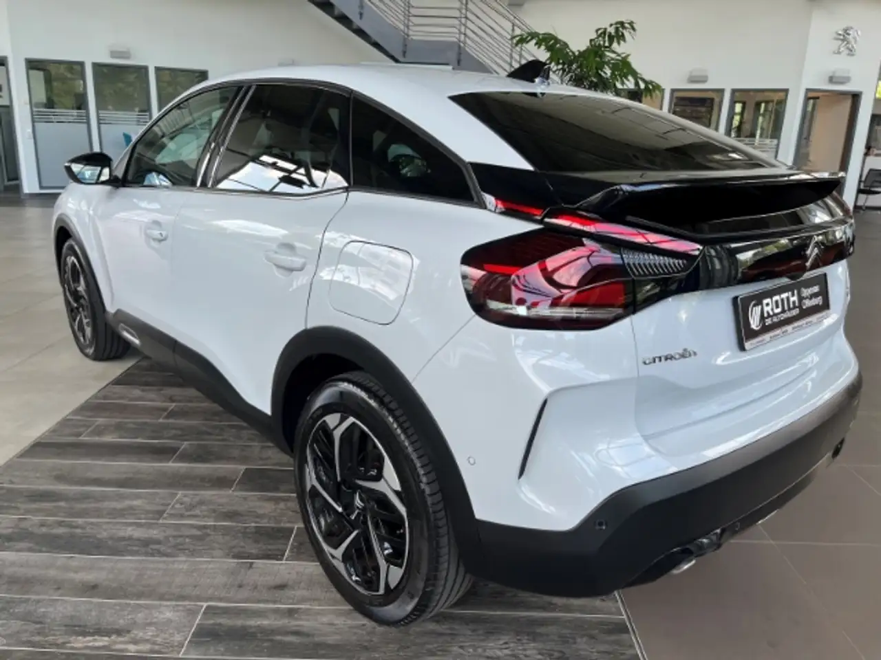 Citroen C4 Max Navi Leder 360 Kamera ACC SHZ LM-Felgen — معرض صور السيارة 4